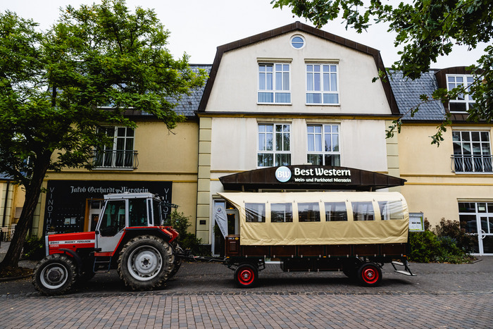 Weinbergsrundfahrt vom Hotel in die Weinberge mit Jakob Gerhardt Nierstein